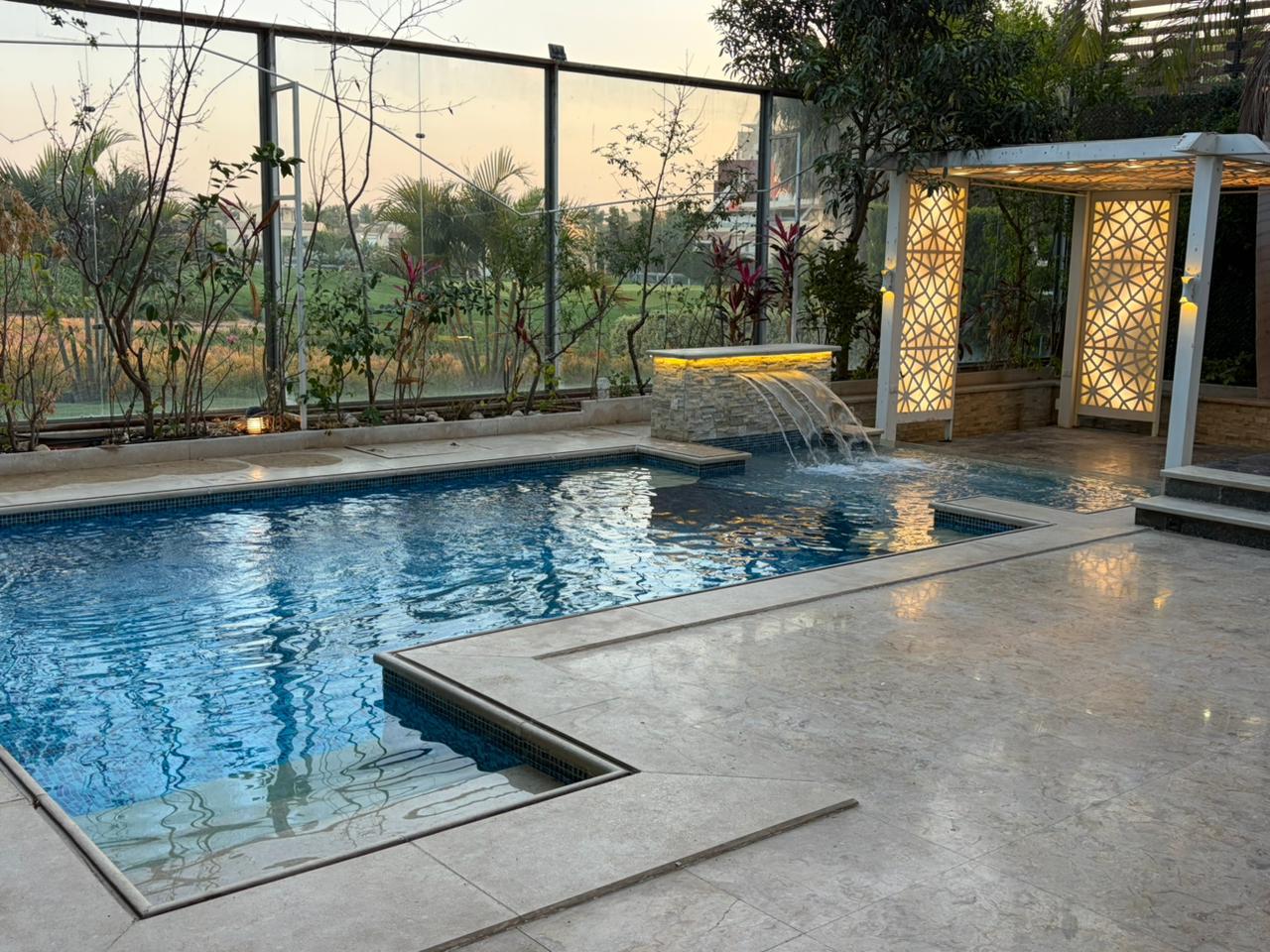 فيلا في مدينتي 700 م2 للبيع كاش بحري على جولف تشطيب هاي لوكس استلام فوري 68,000,000 ج 